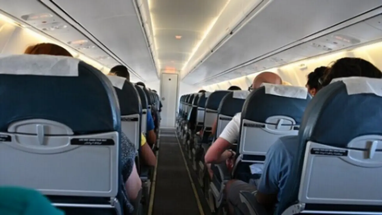 لحظات عصيبة يعيشها ركاب طائرة خلال عملية هبوط في مطار العروي